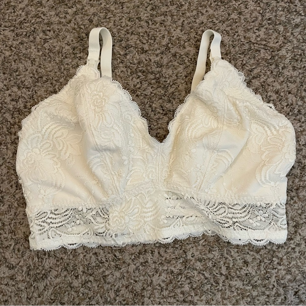 Lace nursing Bralette in Cream